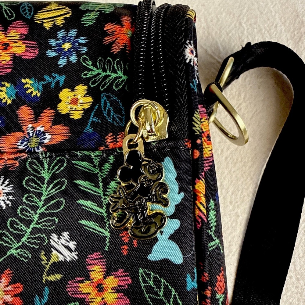 Disney X Jujube Floral Embroidered Pattern Insulated Bag W/Kissing M&M Zip Pulls - Picture 9 of 15